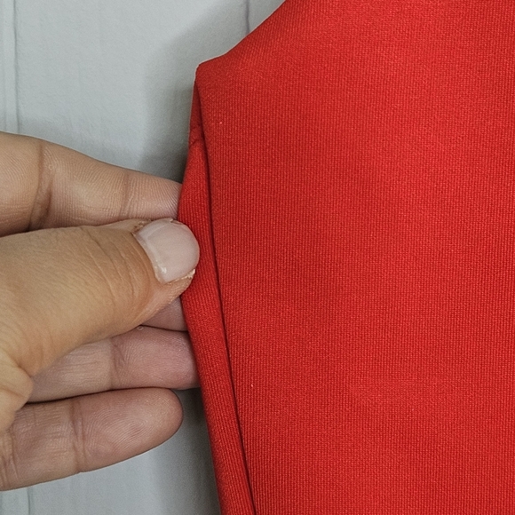 Forever 21 Red Lined Crop Top Black T-strap Back Sz M NWOT - Picture 3 of 9